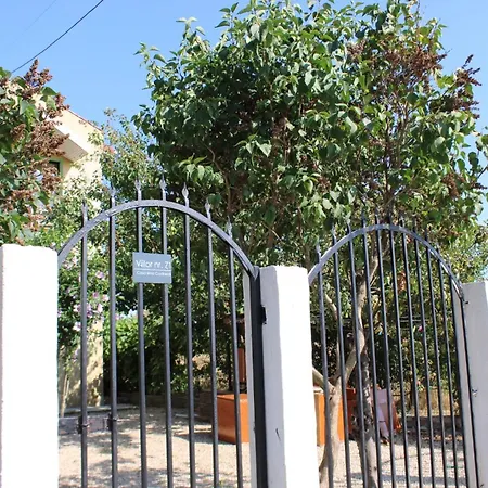 Casa Irina Costinesti * Schitu